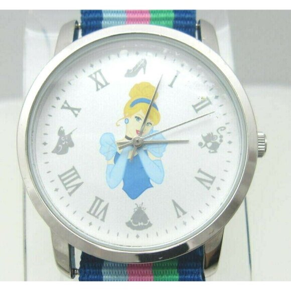 Women's Disney Cinderella WR Analog 31mm Dial Round Casual Quartz Watch (C940) - Picture 1 of 11